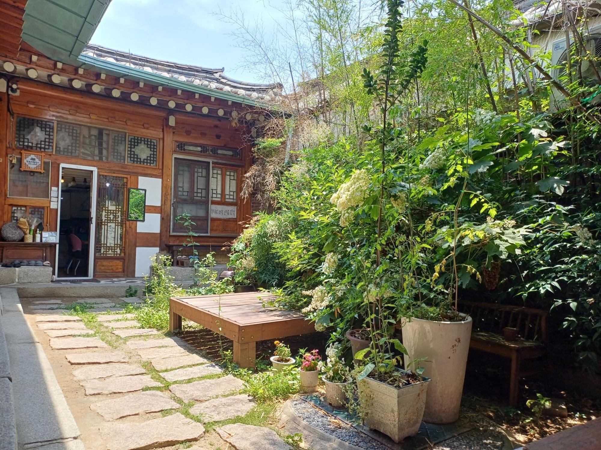 Gongsimga Hanok Guesthouse Seoul Exterior photo