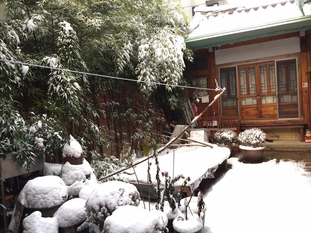 Gongsimga Hanok Guesthouse Seoul Exterior photo