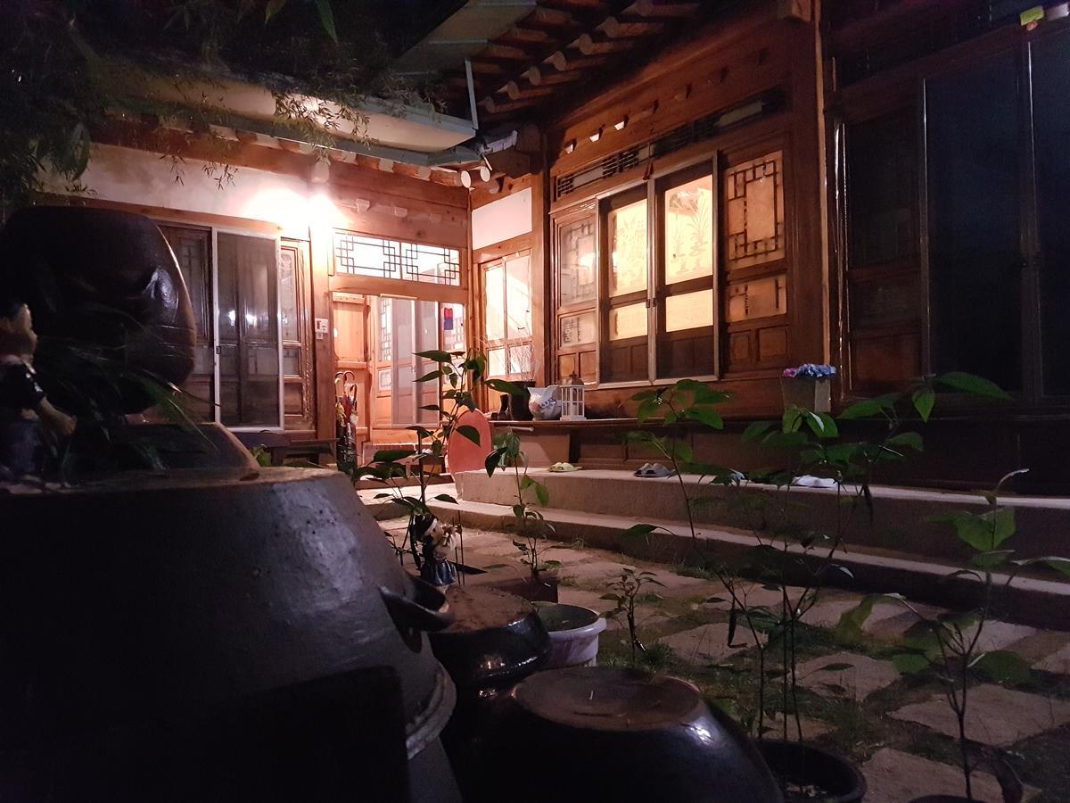 Gongsimga Hanok Guesthouse Seoul Exterior photo