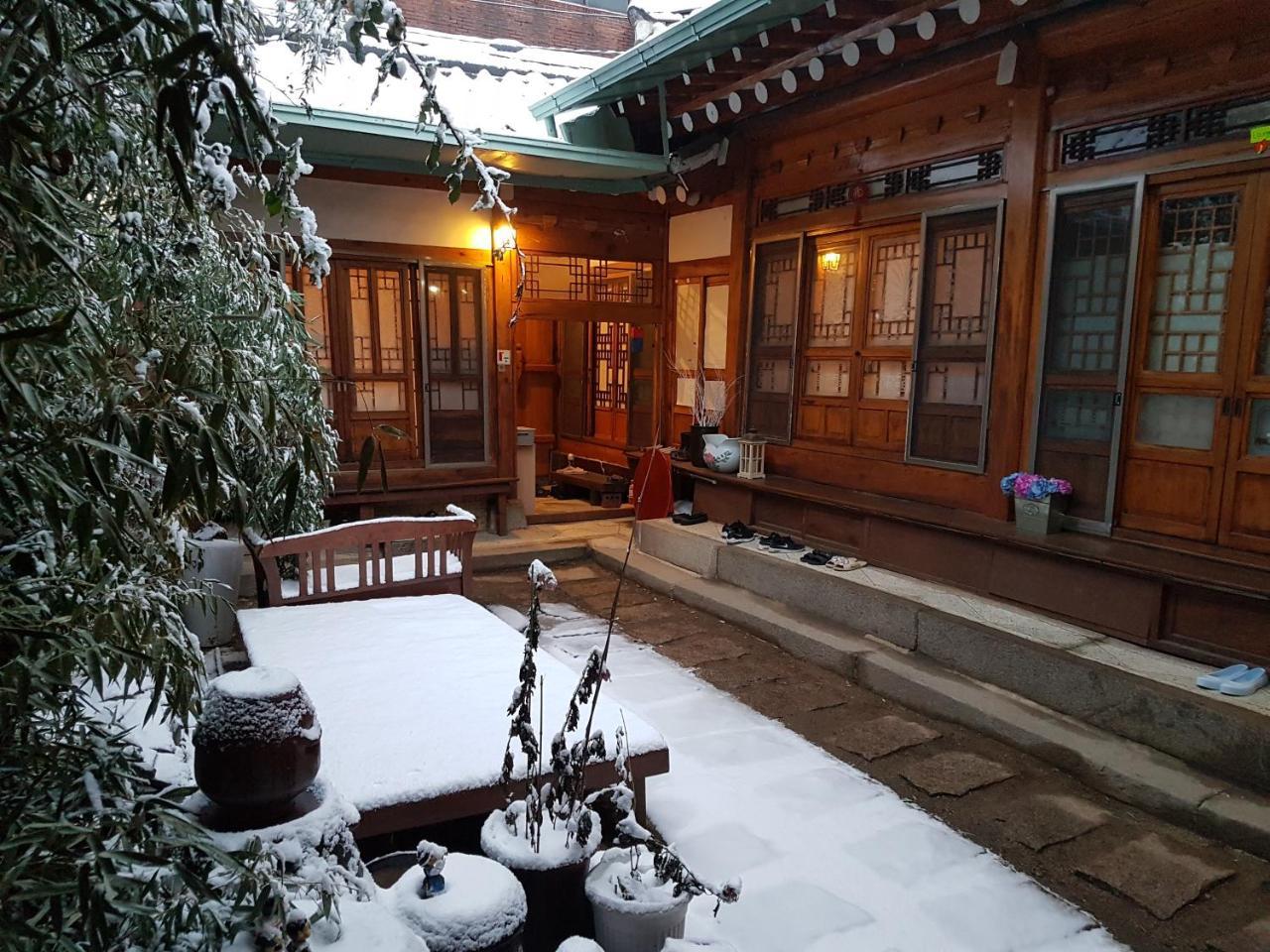 Gongsimga Hanok Guesthouse Seoul Exterior photo