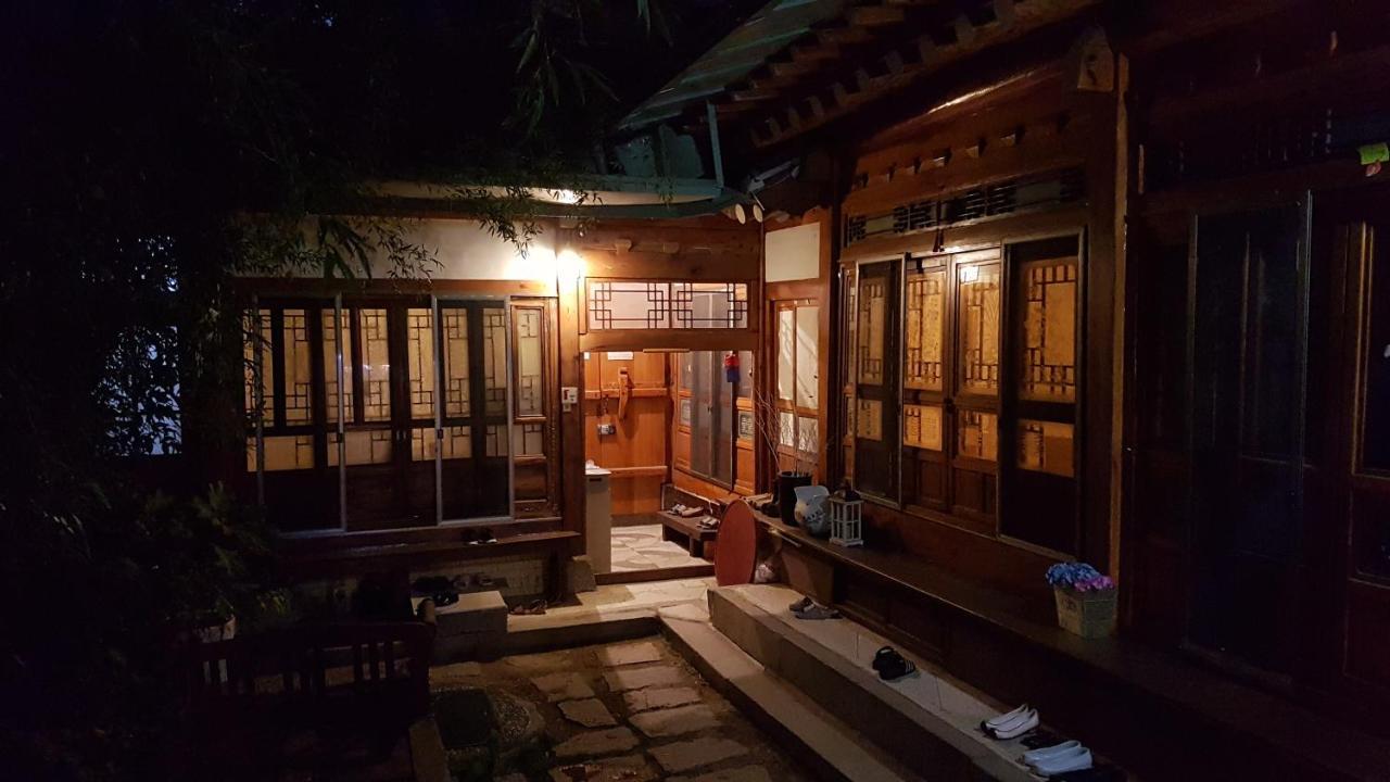 Gongsimga Hanok Guesthouse Seoul Exterior photo